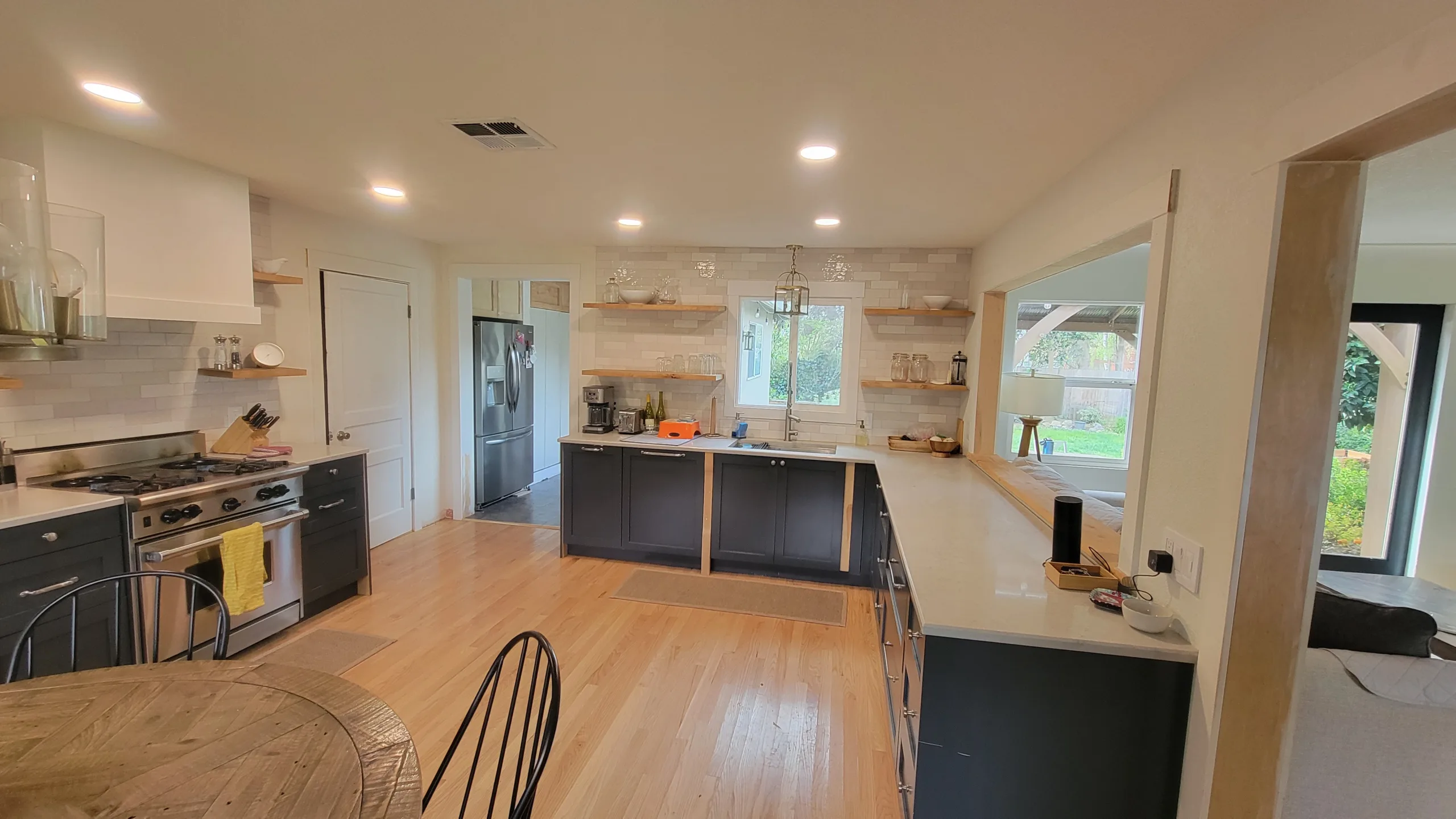 20220317_105318 Modern Kitchen Interior